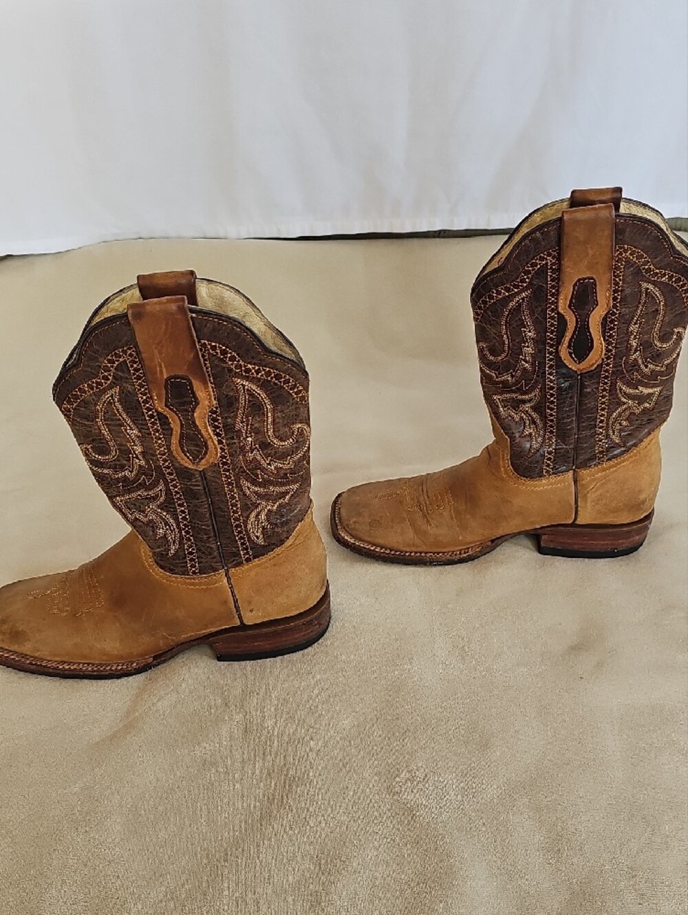 Boys, Two-Tone Tan Western Cowboy Boots with Embroidered Shaft - Picture 2 of 13